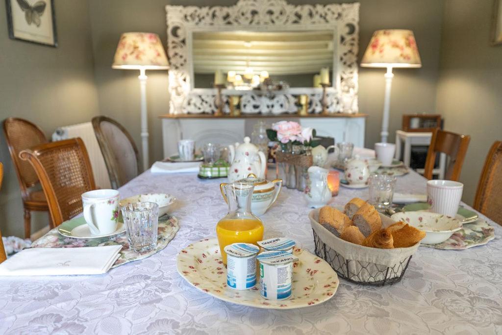 Le Clos Des Roses Chambres Et Tables D Hotes Meusnes Bagian luar foto